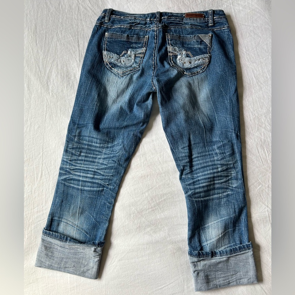 Almost Famous Distressed Y2K Capri Jeans - Picture 11 of 11